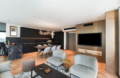 Kerem HaTeimanim House | Exquisite Apartment Steps from Beach !