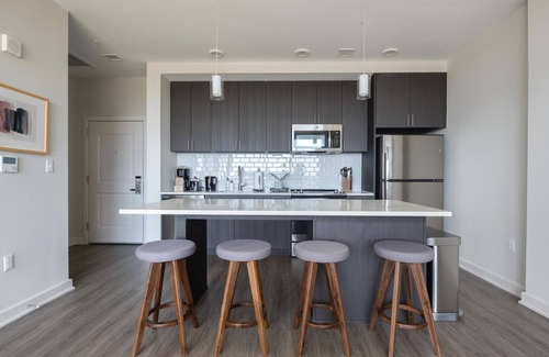 McLean Apartment | Exquisite Fairfax 1BR w/Pool, Elevator & Workspace, by Blueground