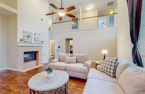 Midlothian House | Exquisite home with pool, patio, enclosed yard, full kitchen, central AC & W/D
