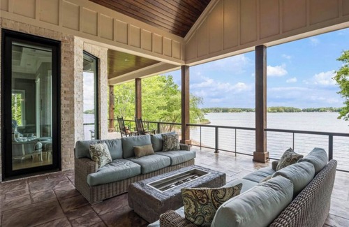 Westport House | Exquisite New build on LN with over 295 ft of water frontage on a private street