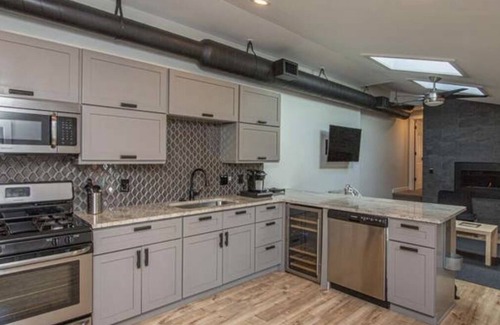 Downtown Wilmington House | EXQUISITE! Urban-Luxury, PARKING on-site, Stunning
