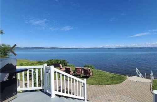 Charlo House | Exquisite waterfront property