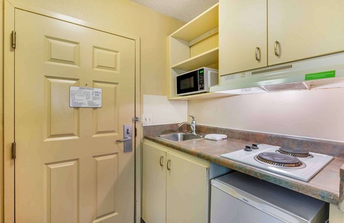 Chesapeake Hotel | Extended Stay America Select Suites - Chesapeake - Churchland Blvd.