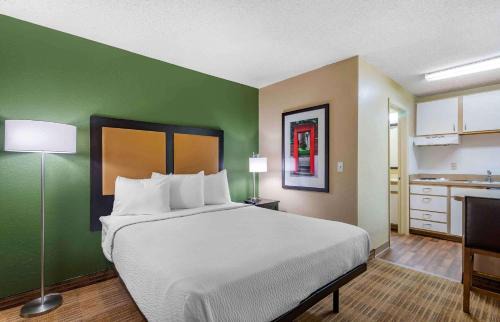 Limona Improvement Hotel | Extended Stay America Select Suites - Tampa - Brandon