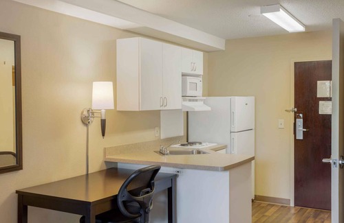 Queens Hotel | Extended Stay America Suites New York City LaGuardia Airport