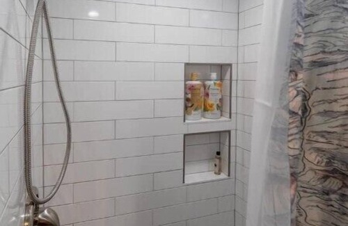 Livingston Apartment | Extended Stay @ Country Glam!