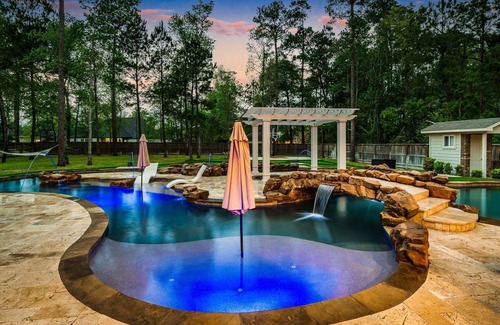 Spring House | Extended-stay paradise: lazy river, theater, poker, Peloton, mini golf and more.