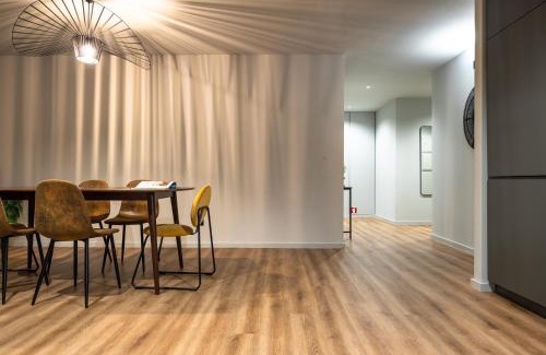 Sao Miguel do Rio Torto Apartment | Extra Large 2BR Apartment Next to Metro Station