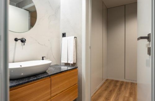 Sao Miguel do Rio Torto Apartment | Extra Large 2BR Apartment Next to Metro Station