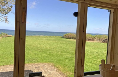 Frolunde House | "Eyer" - 20m from the sea by Interhome