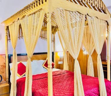 Kodaikanal Bed & Breakfast | Ezhil Royal Stay