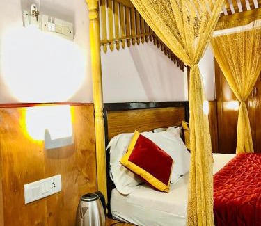 Kodaikanal Bed & Breakfast | Ezhil Royal Stay