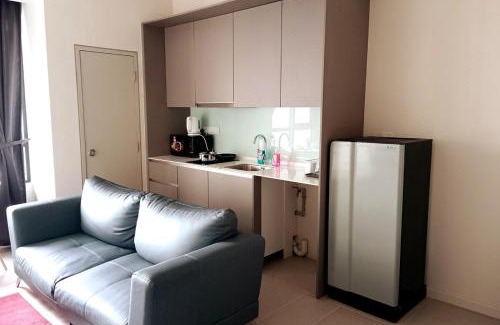 Cyberjaya Apartment | F1-22-07 Short Escape Home TAMARIND NETFLIX WIFI PARKING