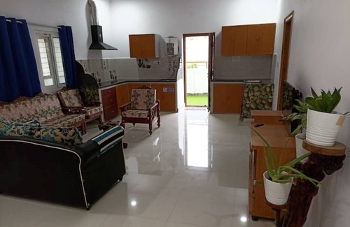 Hyderabad Apartment | F1 bedroom hill view unit with covered parking