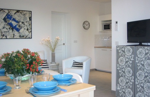 La Ciotat Apartment | F3 beachfront, beach, air conditioning, wifi, parking