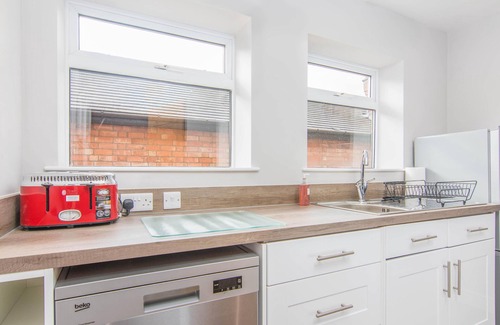 Loughborough Apartment | Fab Apartment - close to university - sleeps six