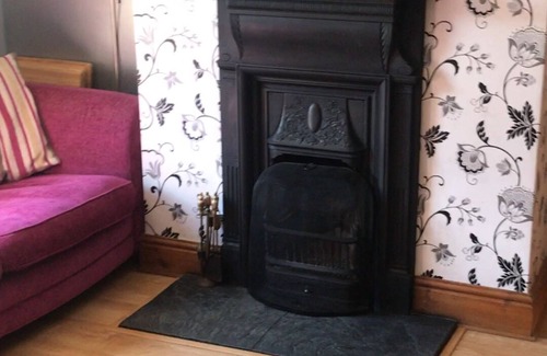 Crantock House | Fab house/real fires/huge garden/in Cornish village/walkable to beach.