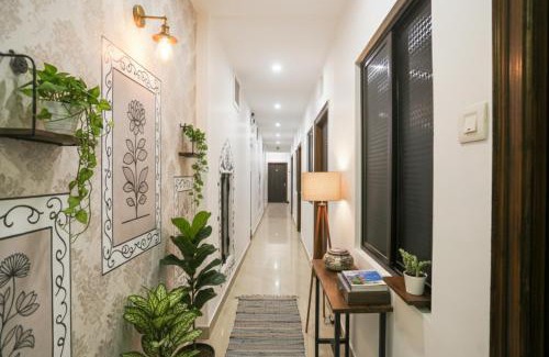 Lanka Hotel | FabExpress Banarasi Kothi