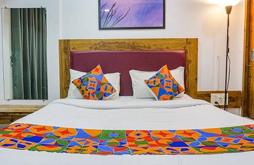 Baner Hotel | Fabexpress Cosmo Stays