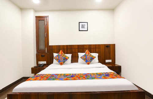 Delhi Hotel | FabExpress Marigold I
