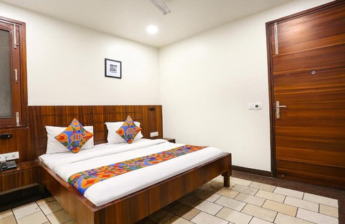 Delhi Hotel | FabExpress Marigold I