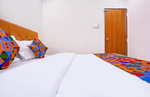 Malad West Hotel | FabExpress Raj Palace - 1 km to Sakinaka Metro