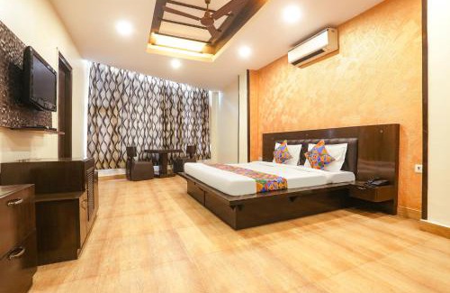 New Friends Colony Hotel | FabExpress Rajdeep Palace