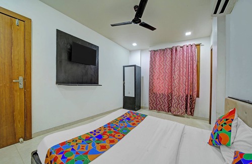 Bhopal Hotel | Fabexpress Square Inn