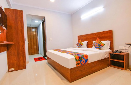 Sushant Lok Hotel | FabHotel Aashiyana Paradise
