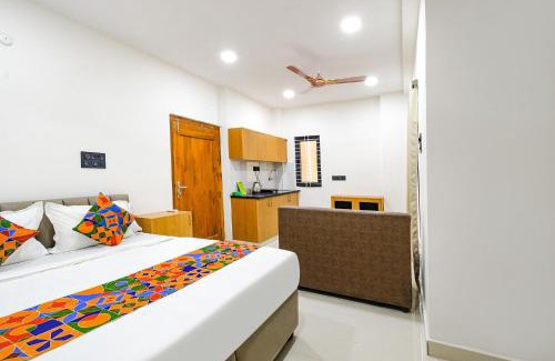 Hyderabad Hotel | FabHotel Elegance - Nr US Consulate, Financial District