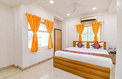 Ballygunge Hotel | FabHotel Grand Hazra Inn - Nr Ballygunge Station
