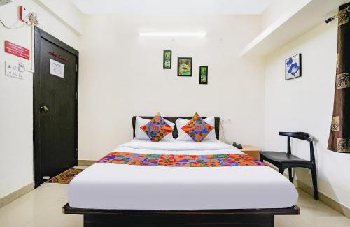 Pune Hotel | FabHotel Komfort Inn - Nr Twin Tower