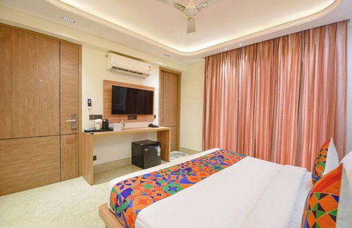 DLF Phase 5 Hotel | Fabhotel Prime Atithyam