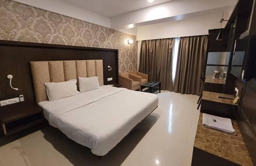 Sayajiganj Hotel | Fabhotel Prime Sapphire Regency