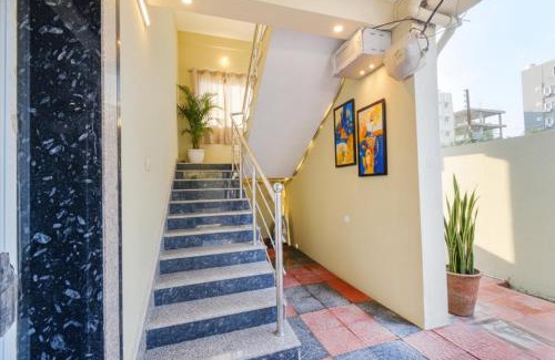 Gachibowli Hotel | FabHotel RK Suites - Nr US Consulate, Financial District