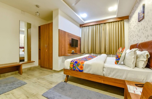 Vadodara Hotel | Fabhotel Royal Wings