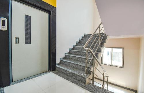 Donaje Hotel | FabHotel Skylight Studio Rooms - Nr MCF CAMP