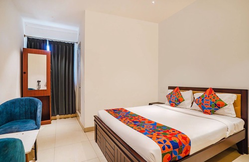 Yelahanka Hotel | Fabhotel Srinidhi Comfort
