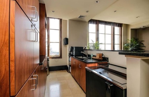 Downtown Baltimore Apartment | Fabulous 2-bedroom Penthouse apartment In Baltimore, great views WiFi, Gym.