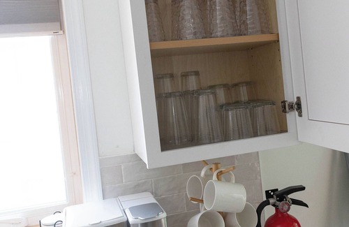 Keansburg House | Fabulous 3-bedroom house with Garage Game Room ! 3 blks to Beach ! AC/Barbeque