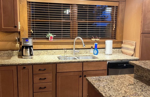 Pell City Cabin | Fabulous 4-bedroom cabin in charming Pell City.