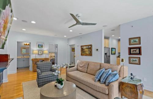 Long Neck Apartment | Fabulous on the Fairway!