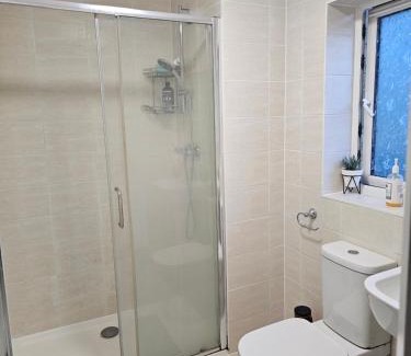 Dartford House | Fabulous Room in Dartford R1