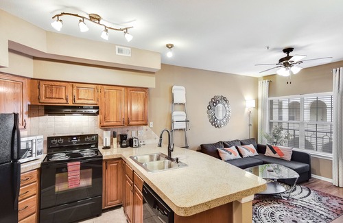 Lago Vista Condo | Fabulous, Tastful, And Fully Furnished Condo On Lake Travis Island Villa!
