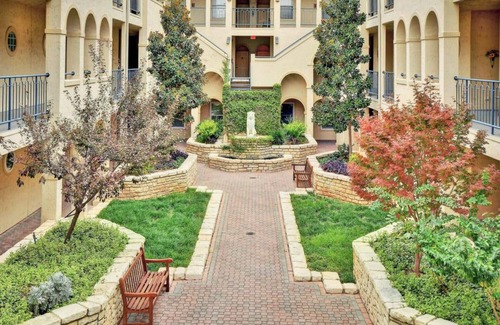 Lago Vista Condo | Fabulous, Tastful, And Fully Furnished Condo On Lake Travis Island Villa!