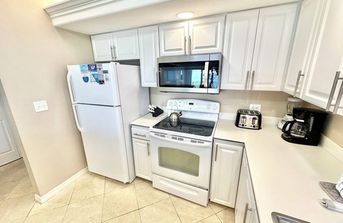 Gulf Pines Condo | Fabulous views! Beachfront Unit! 4135 BS1