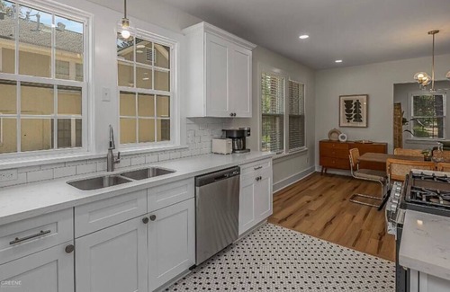 Caddo Heights-South Highlands House | Fabulously Furnished Forest - Luxury MCM Getaway
