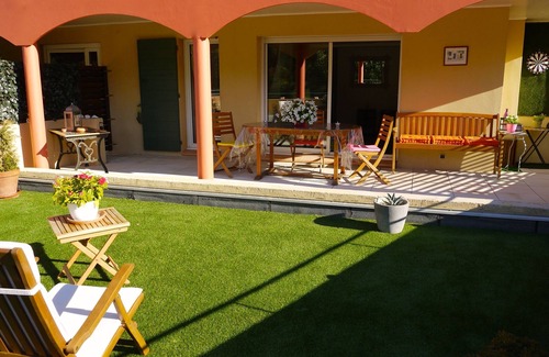 Vauvenargues Apartment | Facing the Montagne Sainte Victoire, the landscapes of Cézanne and Picasso