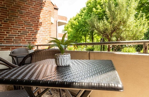 Nordhorn Apartment | FAIR BED 1 City Single Room with TV, WLAN, G.Kitchen