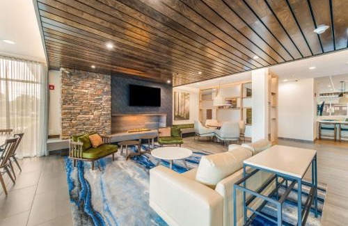 Hillvale Hotel | Fairfield by Marriott Inn & Suites Knoxville Clinton